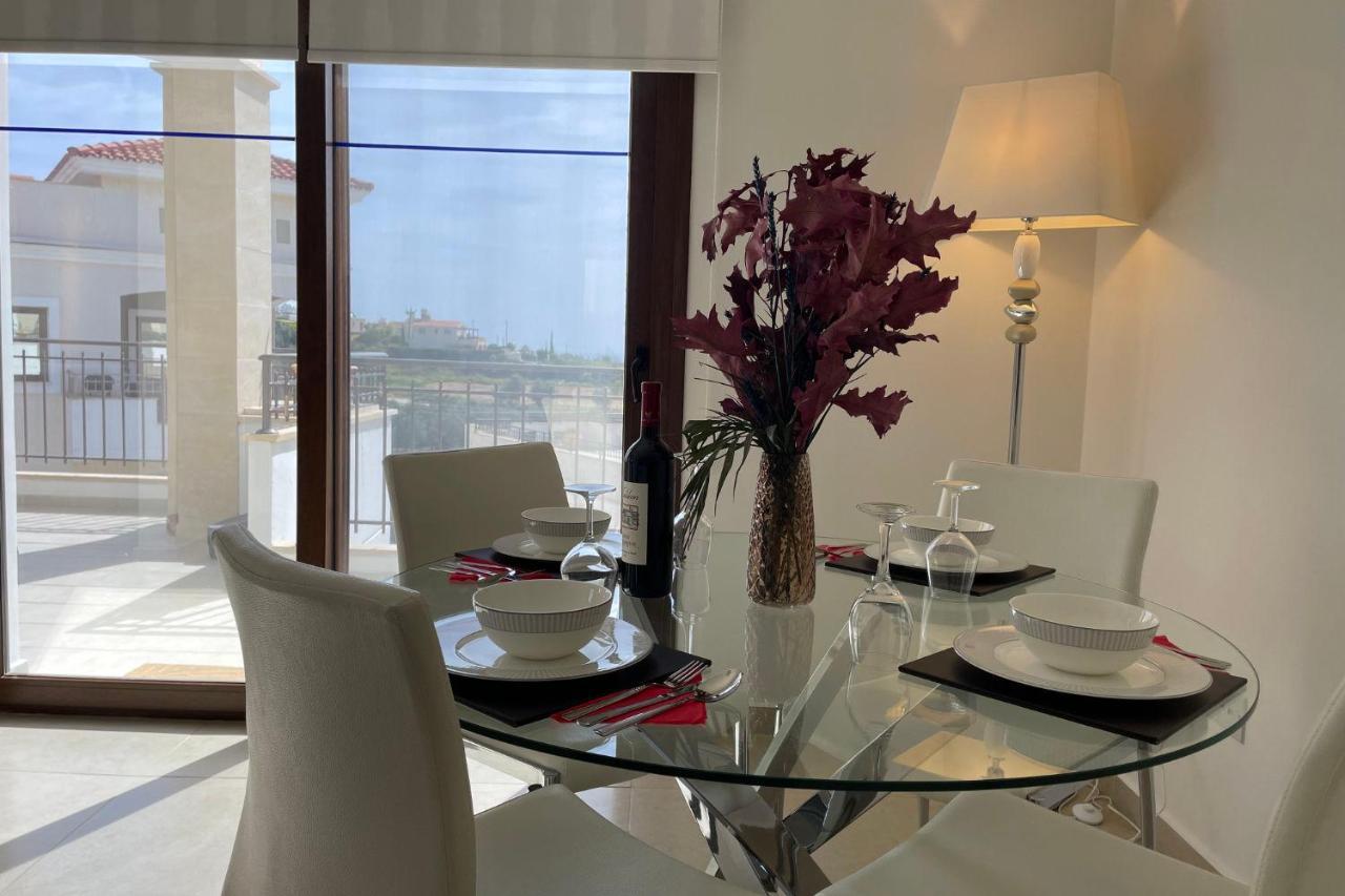 Eleona'S Royal Gardens By Yiota - Luxury 2 Bed Apartment In Exclusive Complex 페이야 외부 사진